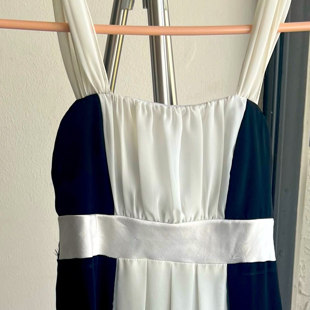 Black-and-white mini junior sundress/prom dress. Slightly worn size 7.